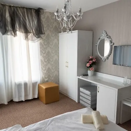 Golden Apartment *
