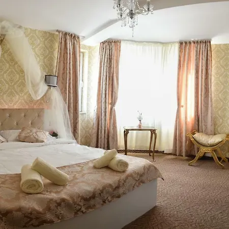 Golden Apartment
