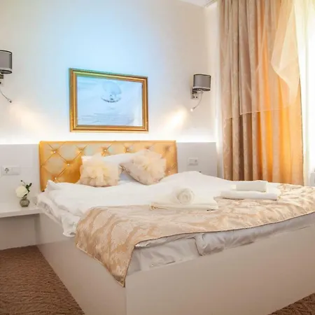 Golden House * Varna