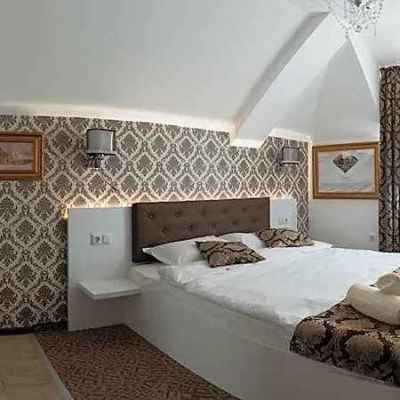 Golden House Apartment