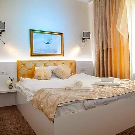 Golden House * Varna