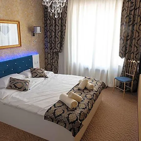 Apartment Golden House Varna