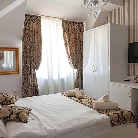 Golden House Apartment