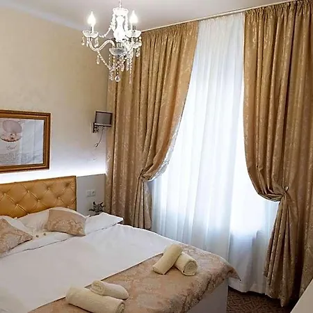 Apartment Golden House
