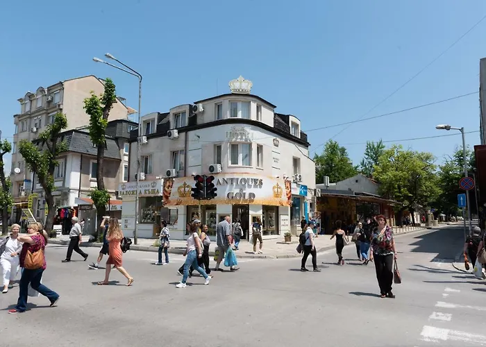 Апартаменты Golden House